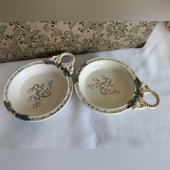 New! Set of 2 AMSCAN INC holiday dishes. BE MERRY - Picture 4 of 11